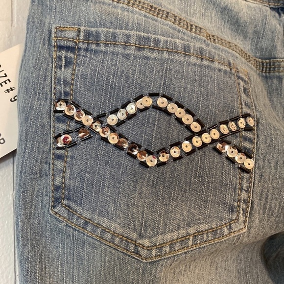 Blue Pointe Authenic Denim Embellished  Capri Jeans NWT 9 - Picture 9 of 9